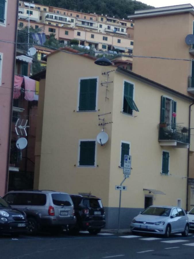 דירות פורטו ונרה La Stanzetta Dei Rosa מראה חיצוני תמונה